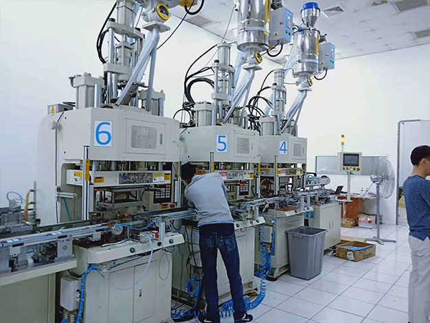 插頭成型包膠線材成型機哪家好